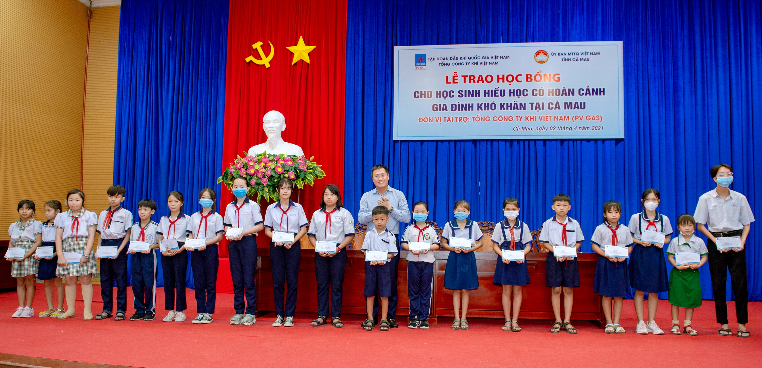 PV GAS trao học bổng cho 500 học sinh, sinh viên nghèo hiếu học tỉnh Cà Mau